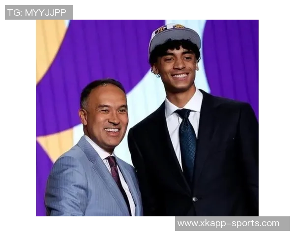 卡梅隆克里斯蒂第三节表现出色6中4砍下12分2助攻展现潜力